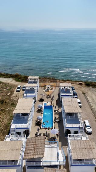 AFACERE LA CHEIE DE VÂNZARE – COSTINEȘTI, PRIMA LINIE LA MARE