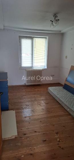 Casă 5 camere, zonă centrală, stradă liniștită — Călărași - 9