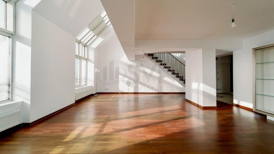 REA1029806 Triplex superb renovat I In City