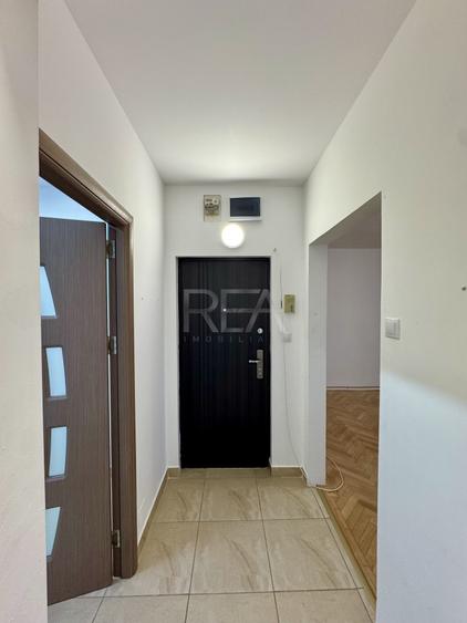 2 camere renovat pe Mihalache cu Vedere Spate