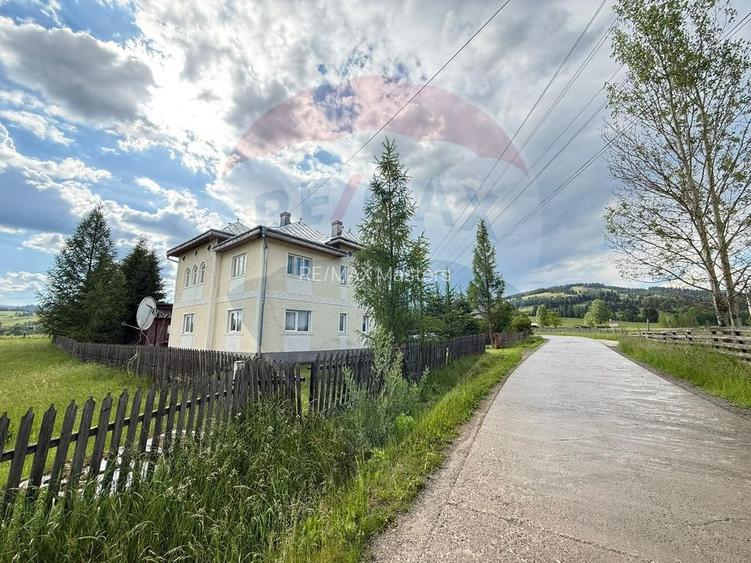 Casă DE VÂNZARE Șarul Dornei 1075 mp Teren - 2