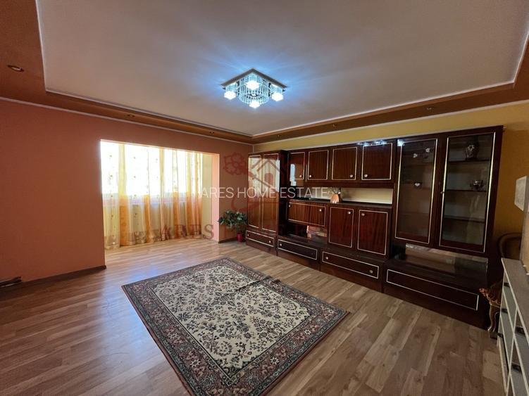 3 camere | 2 bai |  bucatarie inchisa | Etaj 2 | Centrala proprie - 12