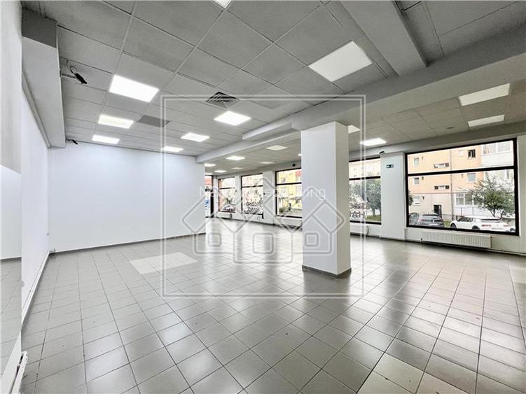 Spatiu comercial cu vitrina la strada - 177 mp - finisat la cheie - 14