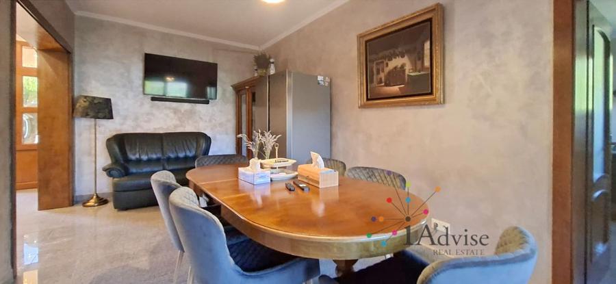 Vilă de închiriat cu 3 camere, grădină amenajată și garaj in Codlea