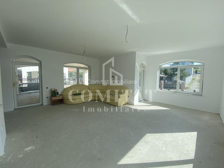 Casă de vânzare | Dispunere pe 2 niveluri | Localitatea Dezmir