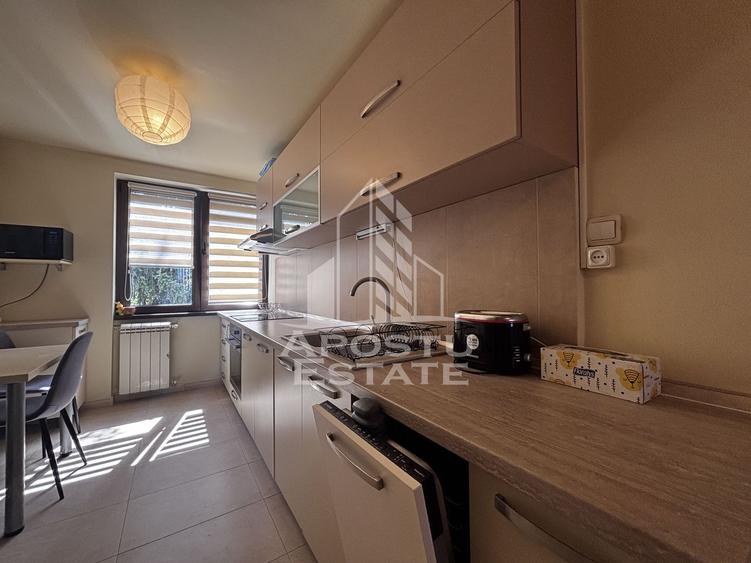 Apartament cu 3 camere de vanzare, decomandat, Tipografilor, Timisoara
