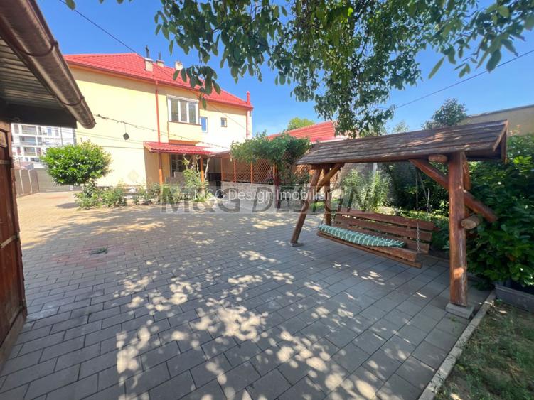 Vilă spațioasă, Dorobantilor–Pretabilă pentru 2 familii,  1570mp teren - 10