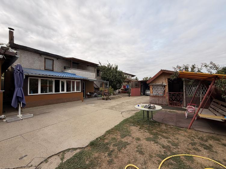 Casa individuala, 300 mp, utili, 1100 mp gradina - Sag