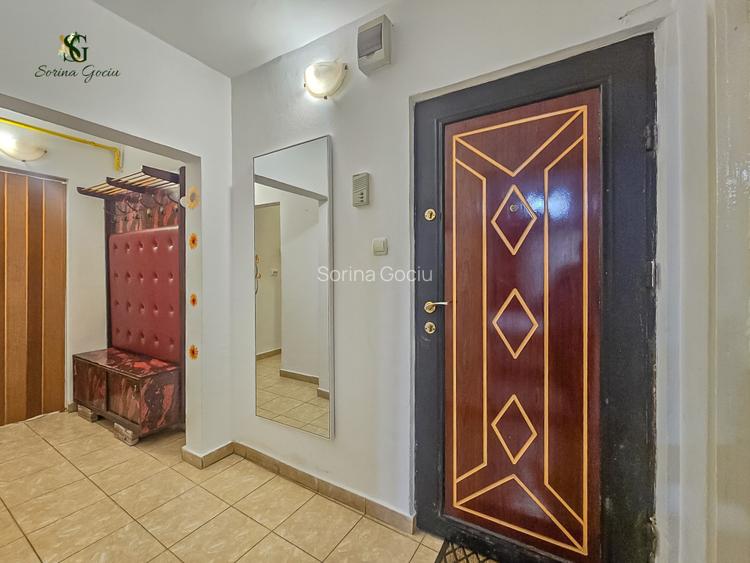 Garsoniera decomandată, str. Bisericii Române, langa Colina Universitatii - 14