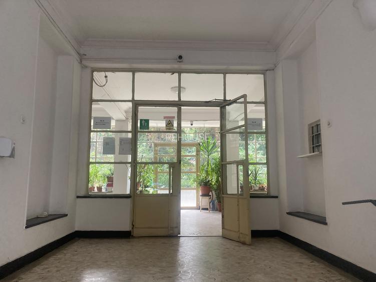 Piata Kogalniceanu, boxa, debara, dec, metrou, parc Izvor, STB, Universitate - 2