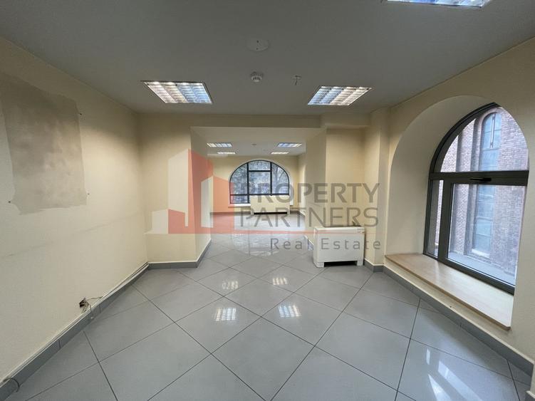 Spatiu comercial / show-room, magazin central - Universitate.