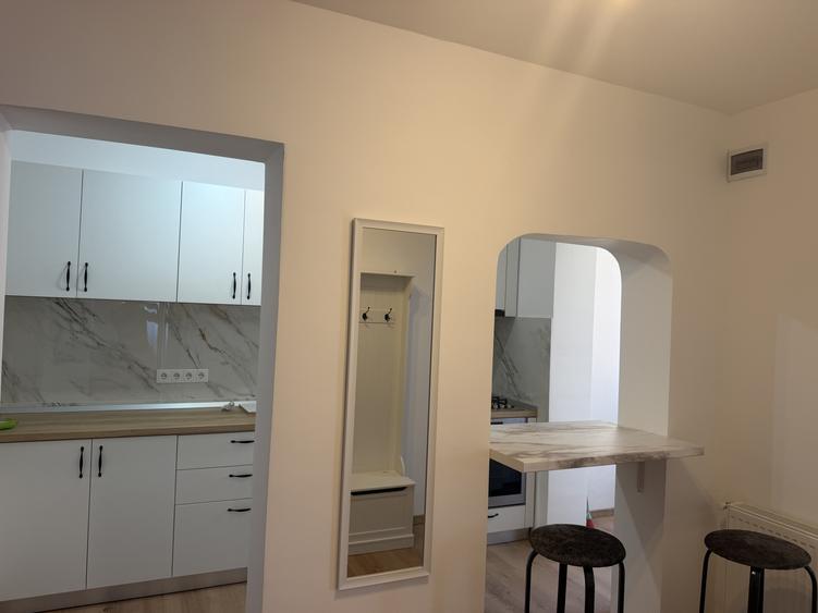 Ap 3 camere decomandate renovat et 1 Strand central