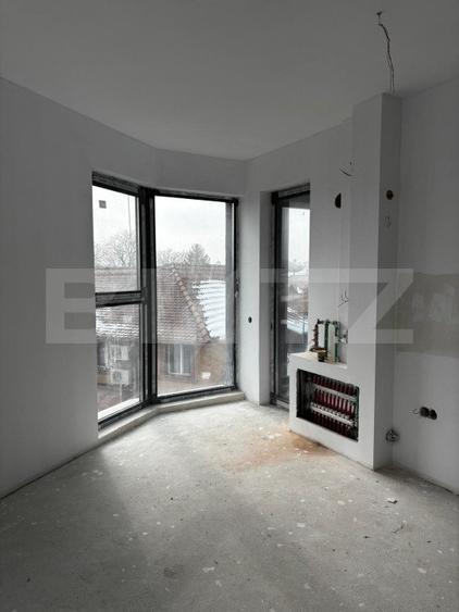 Apartament 2 camere,loc de parcare +boxa inclusa in pret ,zona semi-centrala