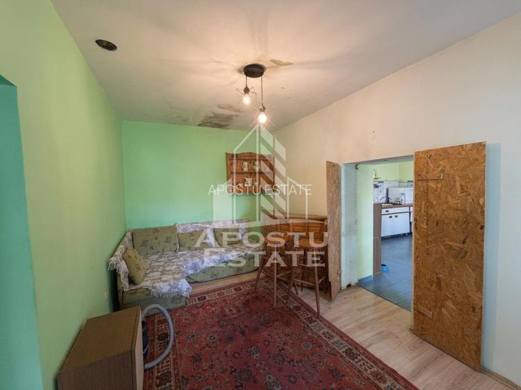 Casa + constructie moderna,de vanzare,2 locuinte,teren 2298 mp Giulvaz - 2