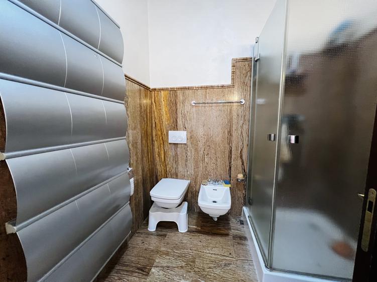 Vila cu 7 camere si piscina exterioara - Dumbravita - zona Decathlon