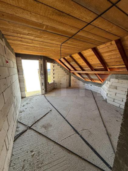 Casa cu etaj la rosu, 160 mp utili, 1200 mp teren, zona Trei Movile - Scheia
