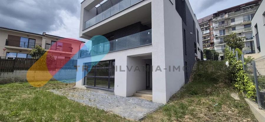 Apartament pe două niveluri cu grădină, 160 mp – Str. Edgar Quinet