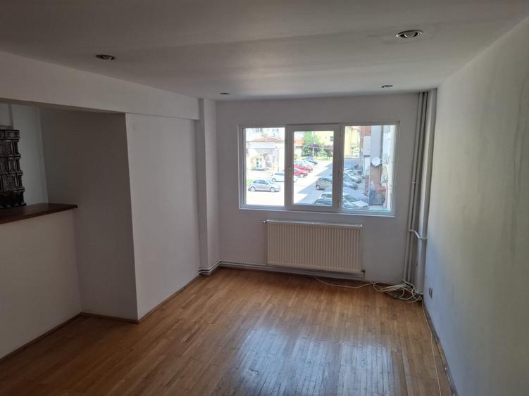 Apartament 2 camere de vânzare în Băile Herculane- Agentia Hercules Imobiliare