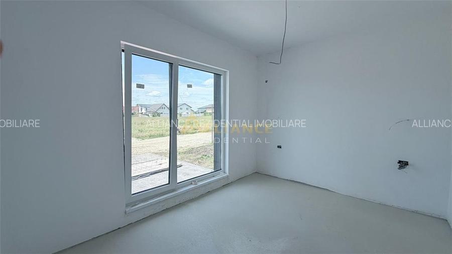Casa Individuala - 4 camere - 2 bai - 450mp teren - 10