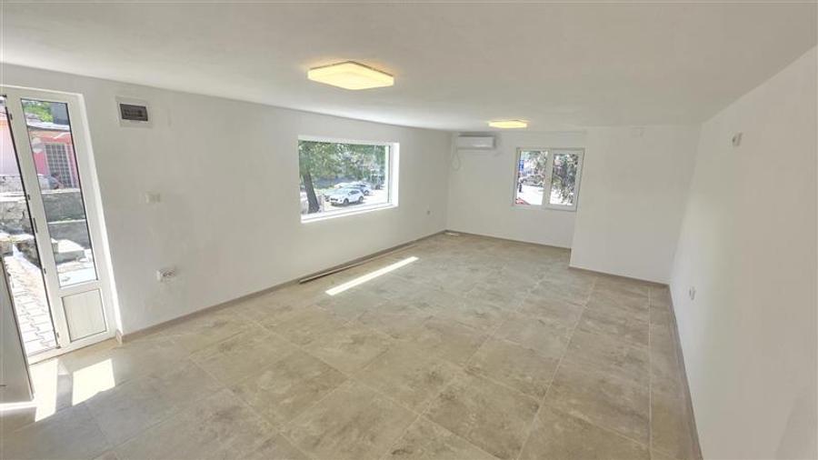 Oravita, Spatiu Comercial, Zona Piata, Usor Negociabil