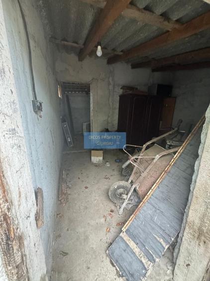 Casă de vânzare pe strada Sabarului