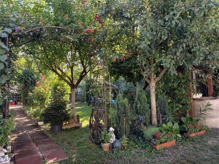 Casa de vanzare l 260 MP Utili l P + 2E l 560 MP Teren