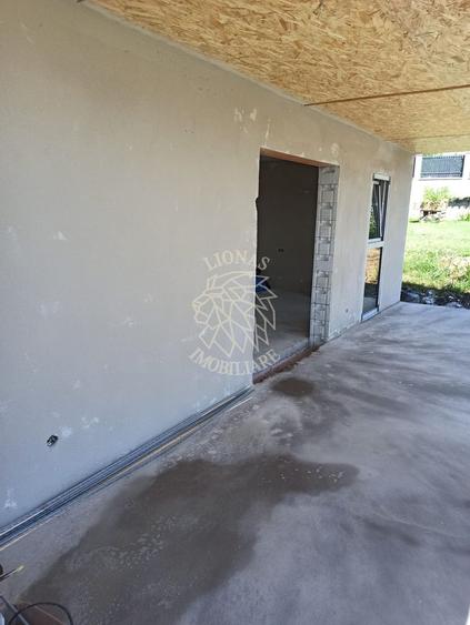 Casa 4 camere 116.5 mp+terasa 27 mp-teren 500 mp-Zona La Soare