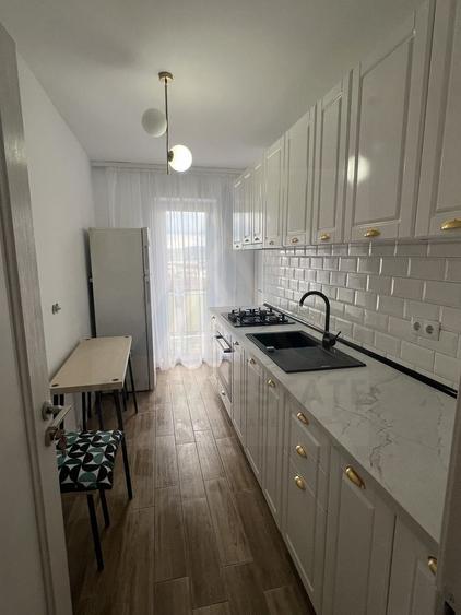 Apartament 2 camere decomandat 55 mp cu balcon pe Bld. Mihai Viteazul
