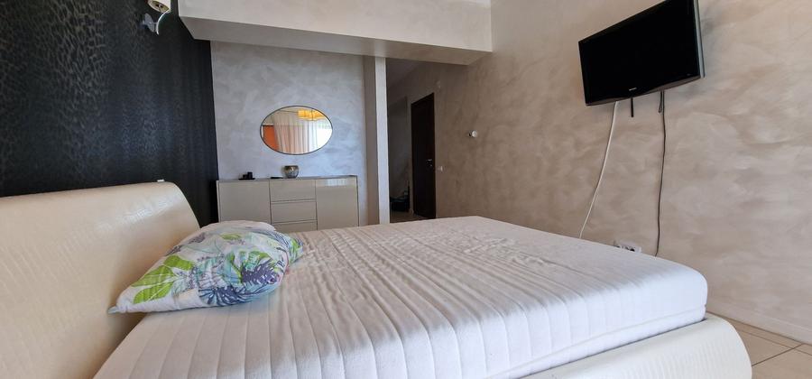 Mamaia,zona Cazino! Apartament vedere frontala la lac.
