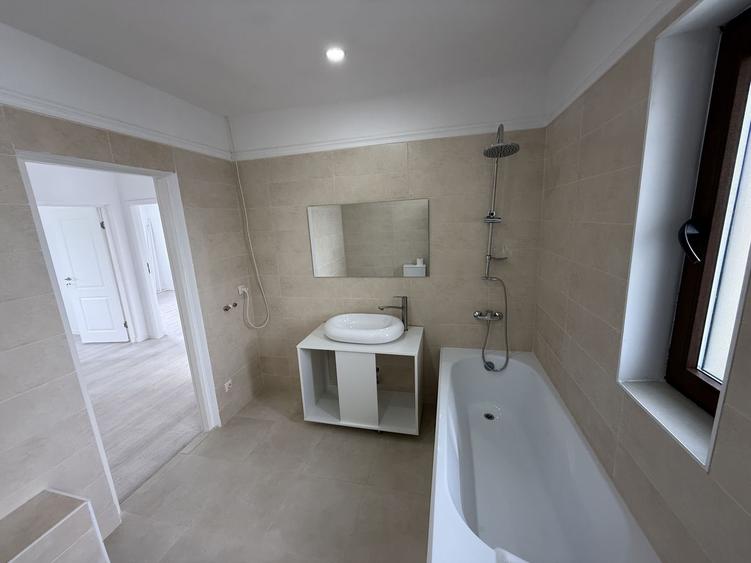 Vila 4 camere cu arhitectura deosebita langa pădure in Corbeanca !