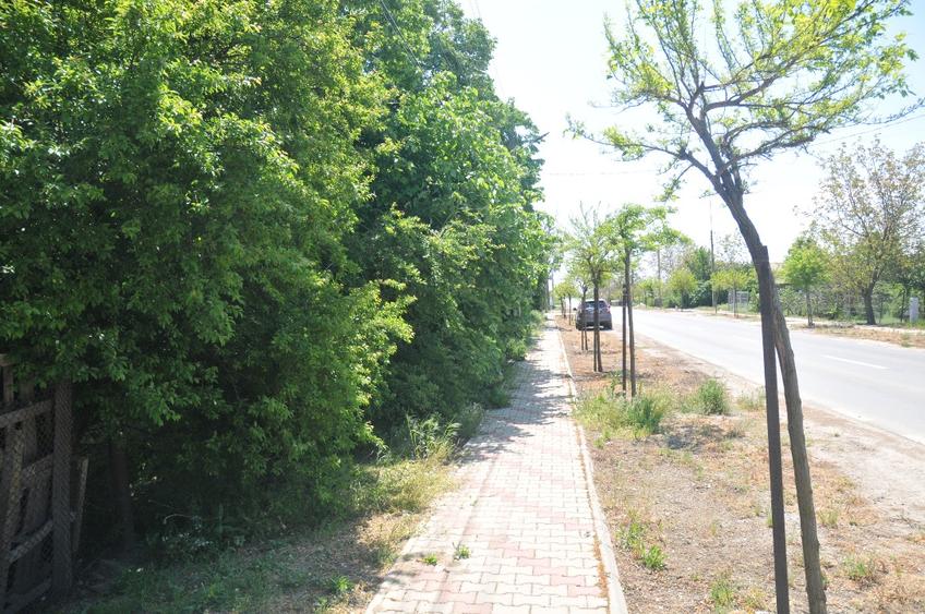 Teren 15000 mp,intravilan, deschidere 76 ml la DN 5A , com.  Hotarele,