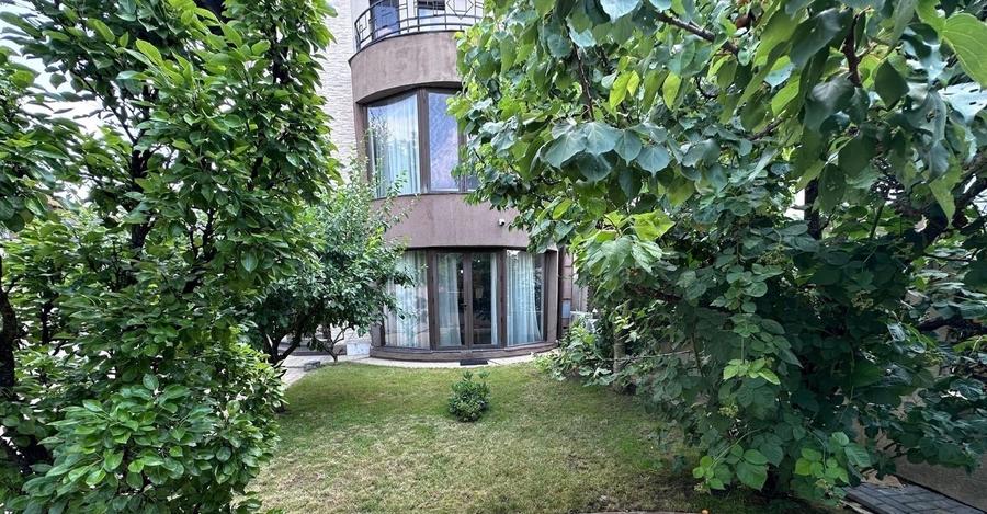 Vila nouă individuală P+2 cu garaj pentru 2 mașini,terasă ,grădină.