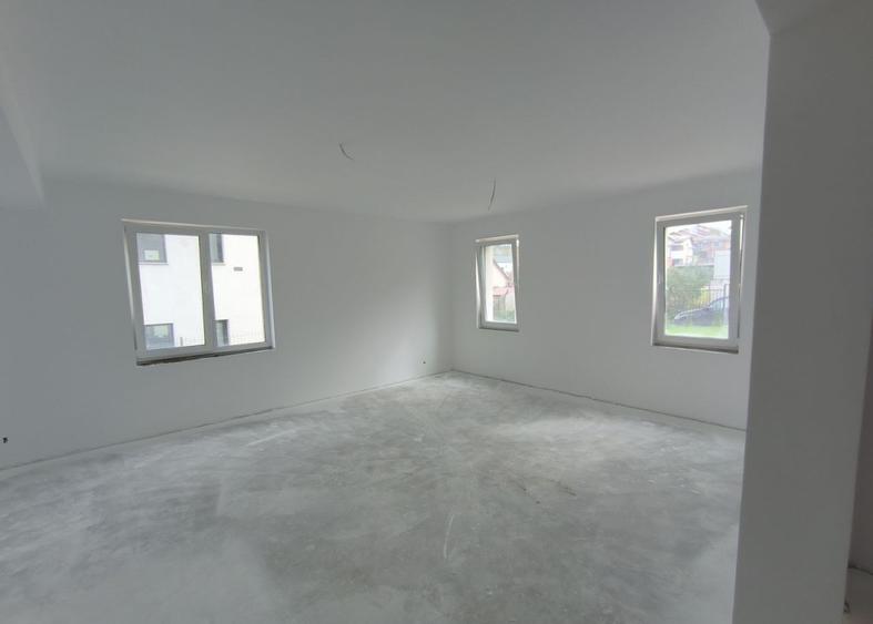 Casa individuala 172mp utili, 440mp teren, aproape de transport Dezmir