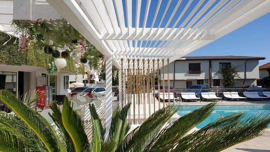 Apartament 2 camere, Mamaia Nord, in complex cu piscina