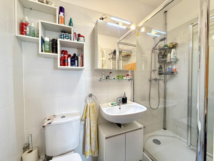 Apartament, 3 camere, 69 mp utili, 8/11 - zona Lipovei - 8