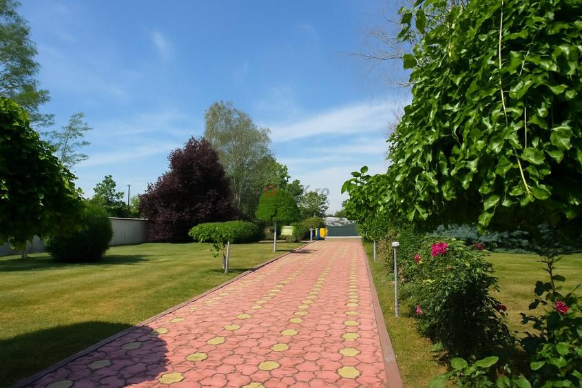 Grand Residence | 4.500 mp teren pe stradă principală