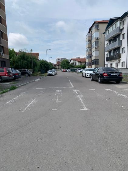 Compozitori-Teren intravilan de 500 mp d- 14m, utilități preț.240.000 euro