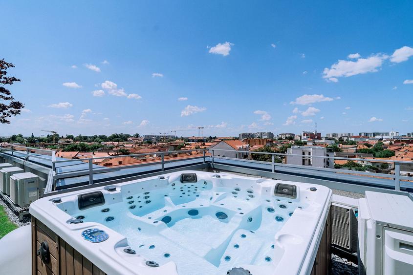 Penthouse 4 camere, ultracentral, Oradea. 800 000 E. Comision 0