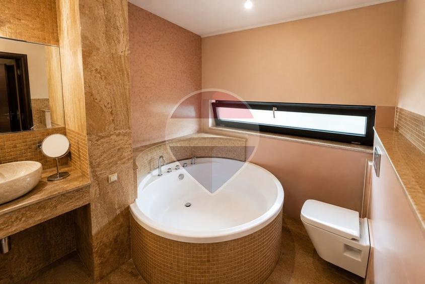 Vila cu piscina, 6 camere, 254mp utili, 815mp teren, com. Berceni