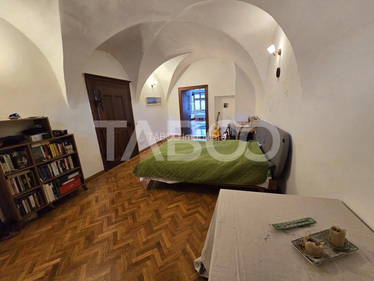 Apartament decomandat de vanzare cu pivnita in Centrul Istoric Sibiu - 11