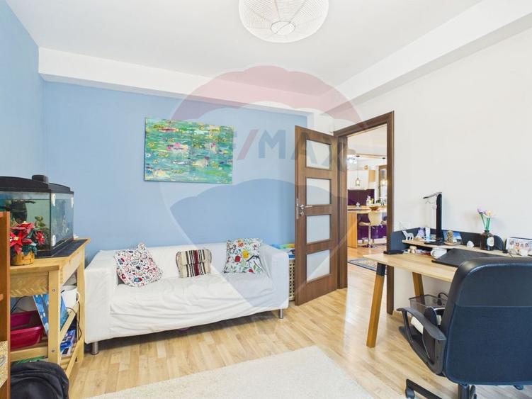 Vilă moderna si luminoasa 2011, cu 5 camere, 500mp curte si garaj