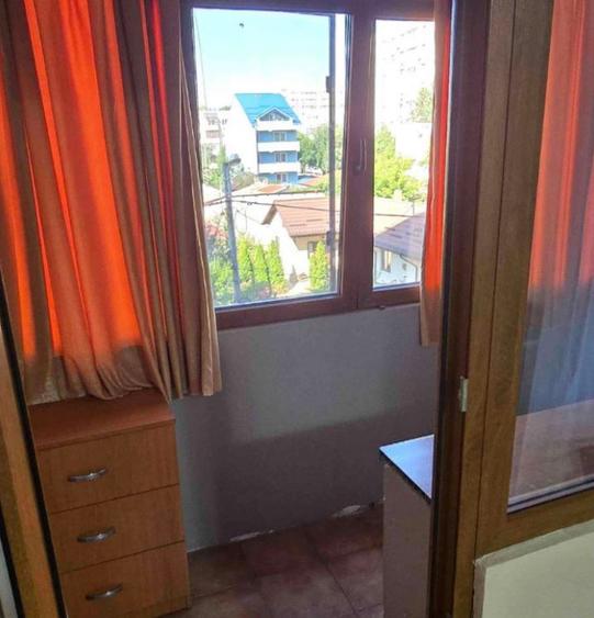Titan metrou parc,bl.reabiliatat,et.2/10,mobilat,utilat,balcon inchis,renovat