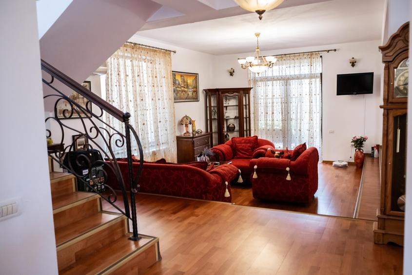 Vila impunatoare ,OVIDIU SUD(AXV17)
