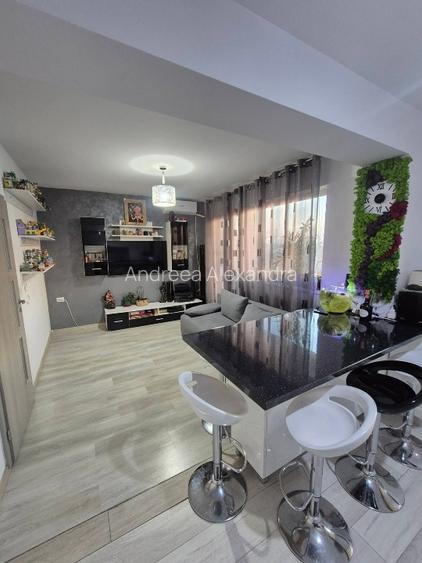 Vând apartament 3 camere  - 8
