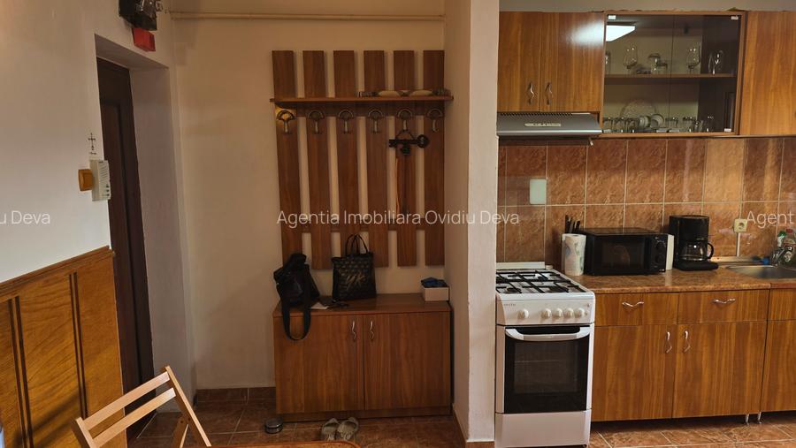 Inchiriez apartament 2 camere in Deva,  Mihai Viteazu (Piata Centrala), etaj 3 - 10