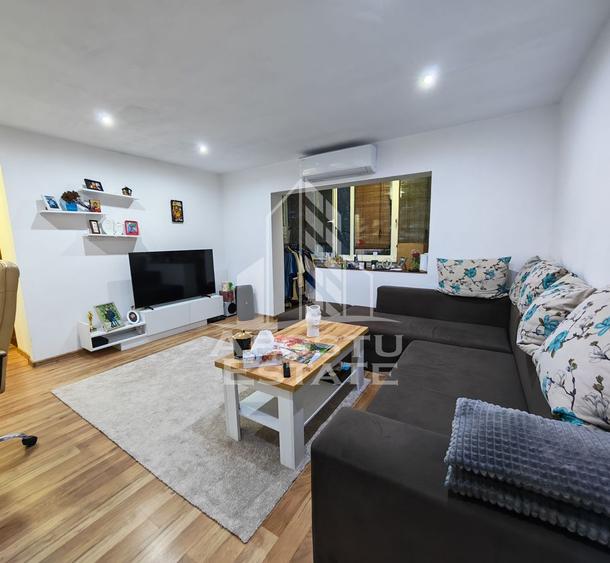 Apartament de vanzare cu 3 camere, 2 bai, etajul 2, zona Lipovei