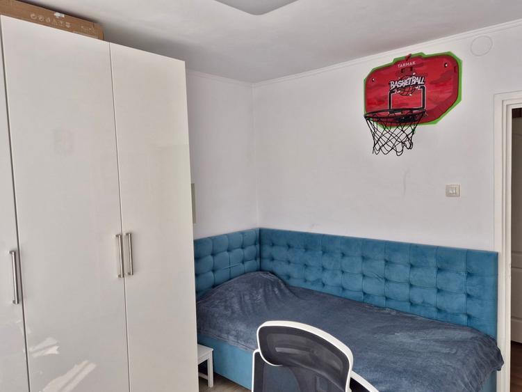 Apartament 4 camere de vanzare | Centrala proprie |