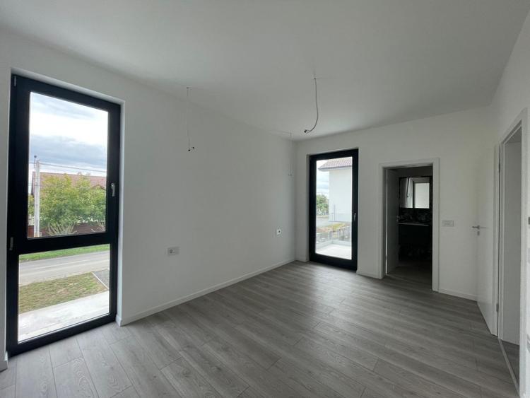 Duplex 4 camere central - Mosnita Veche