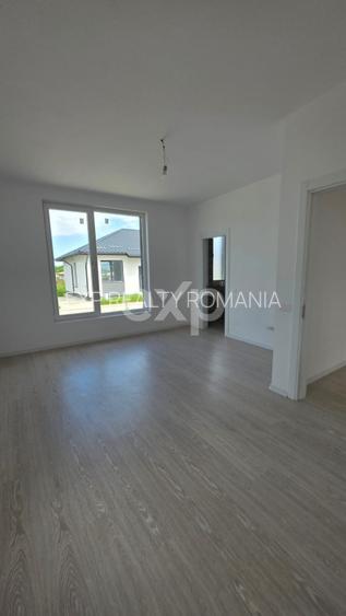Casă individuală pe parter | 4 camere | 106 mp utili | Teren 300 mp | Tunari - 8