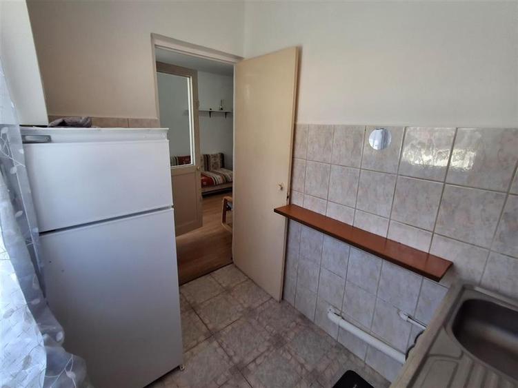 Garsoniera cu balcon zona Sub Arini